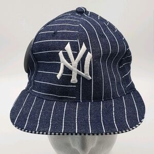 New York Yankees Striped Navy Cap